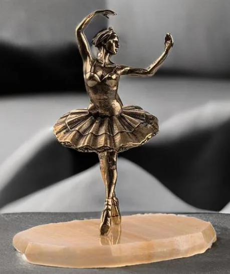 Бронзовая статуэтка «Балерина» на натуральном камне — необычный подарок