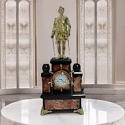 Интерьерные часы «Пётр I» из яшмы и долерита — красивый подарок — фотография 1