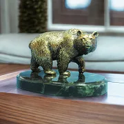 Бронзовая статуэтка «Медведь таежный» на змеевике в подарок — фотография 1