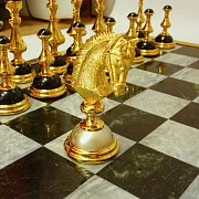 Подарочные резные шахматы «Чёрное и белое» — фотография 5