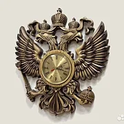 Часы с гербом РФ, резные из массива ясеня — красивый подарок — фотография 3
