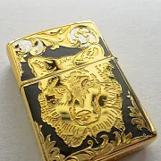 Подарочная бензиновая зажигалка Zippo "Волк одиночка" — фотография 2