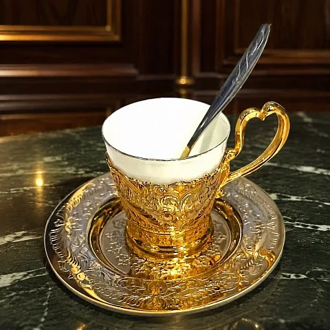 В подарок: Фарфоровая кофейная пара "Вариант".№2 Златоуст
