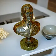 Бюст «Шойгу С.К.» из бронзы — оригинальный подарок — фотография 1