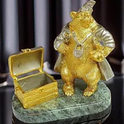 На память: Композиция "Медведь с сундуком". Позолоченная — фотография 1