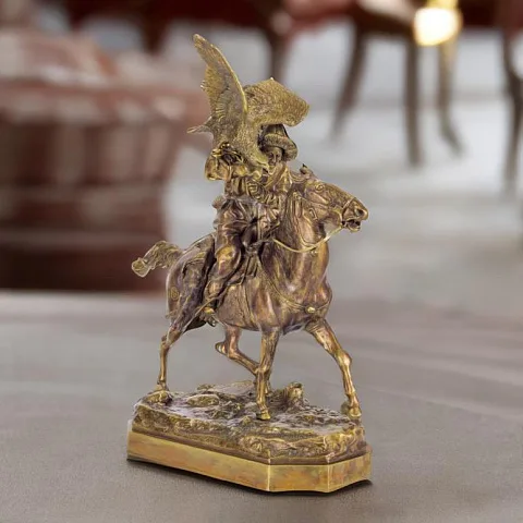 В подарок: Бронзовая композиция «Всадник с беркутом», 14,6 кг