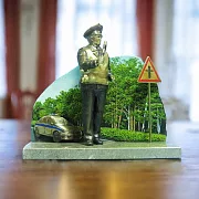 Бронзовый сувенир «За безопасность движения» — необычный подарок — фотография 1