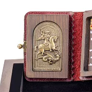 Книга с молитвами "Георгий Победоносец" — книга в кожаном переплёте в подарок — фотография 5