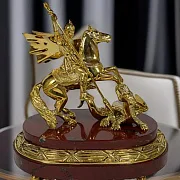 Сувенир «Георгий Победоносец» из латуни и бронзы с яшмой — красивый подарок — фотография 1